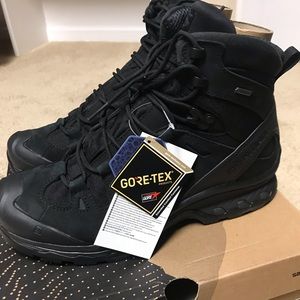 NWT Salomon Boots- Men’s size 12